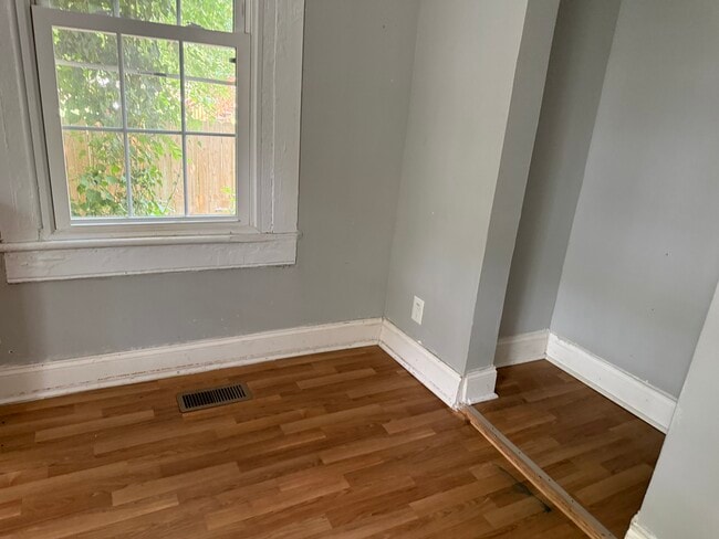 Photo - 1231 W Washington St Unit Apt. A (Downstairs)