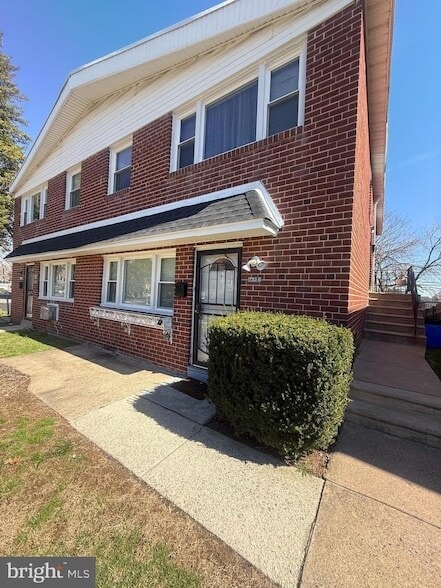 Photo - 1334 E Upsal St