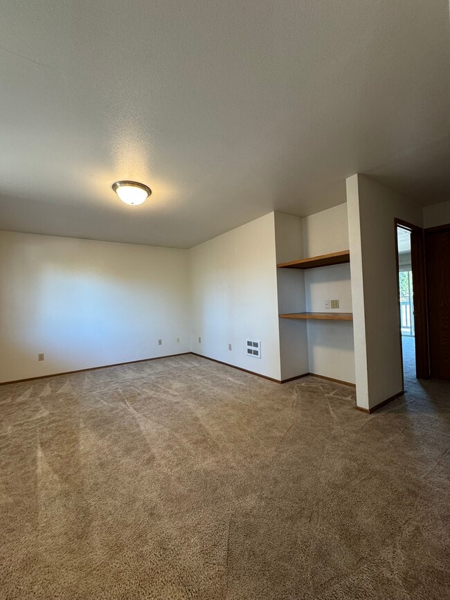 Living Room - 151 N 8th St