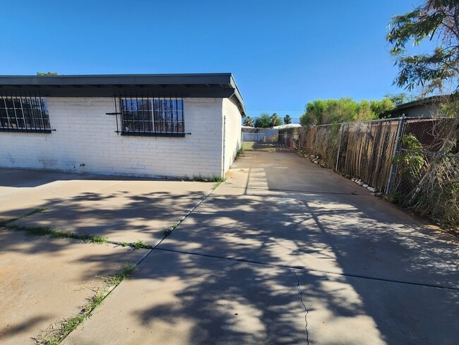 6841 E Stella Rd