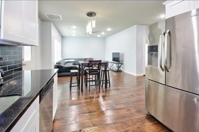 Photo - 3510 Oleander Ave