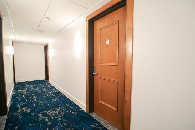 Photo - 242 Rideau St