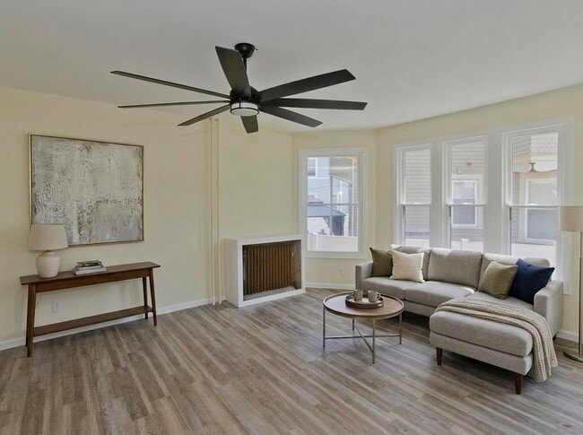 Photo - 205 St James Ave