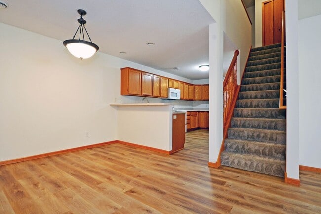 Photo - 17081 Eagleview Way