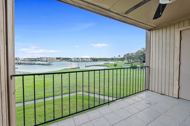 Building Photo - 15575 Marina Dr Unit 215C