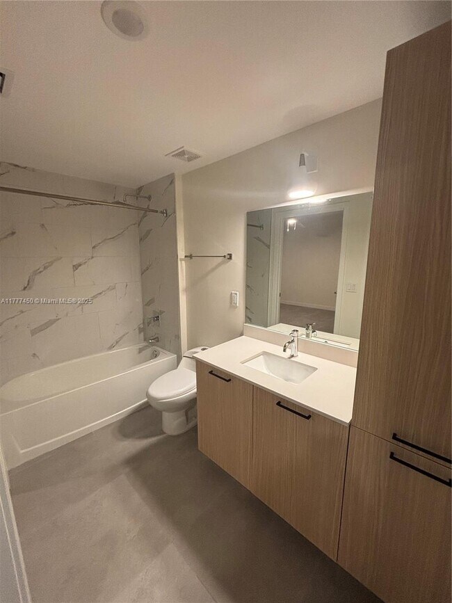 Photo - 16395 Biscayne Blvd Unit TH 6