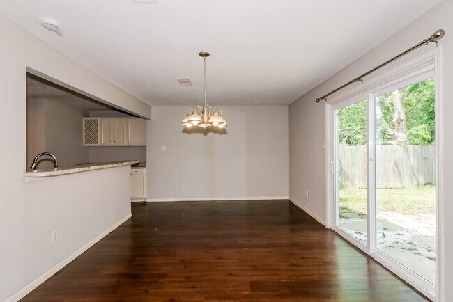 Photo - 11611 Duane St