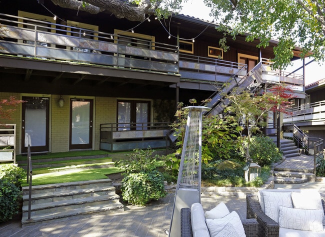 Veranda Flats