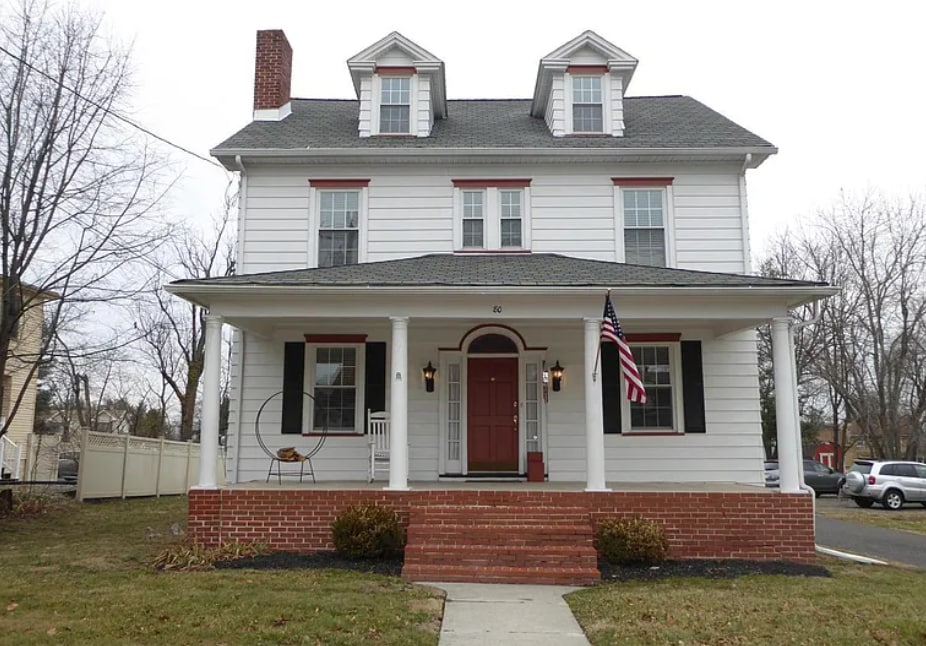 Photo - 80 E Main St