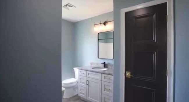 1047 W County St Unit 2