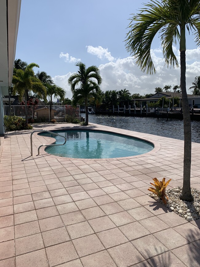 Photo - 381 SE 16th Ave