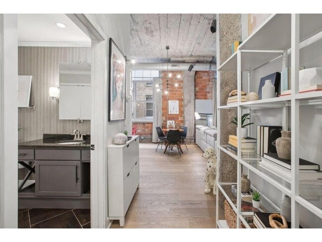 Photo - 521 S 7th St Unit 203