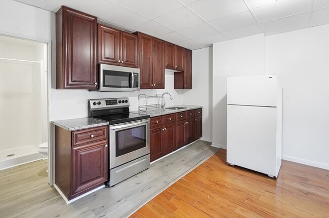 Photo - 8-10 Allen St Unit 2F