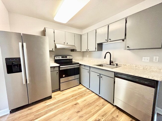 Photo - Cozy Updated End Unit Home In Virginia Beach