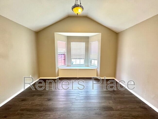 Photo - 713 N Main St