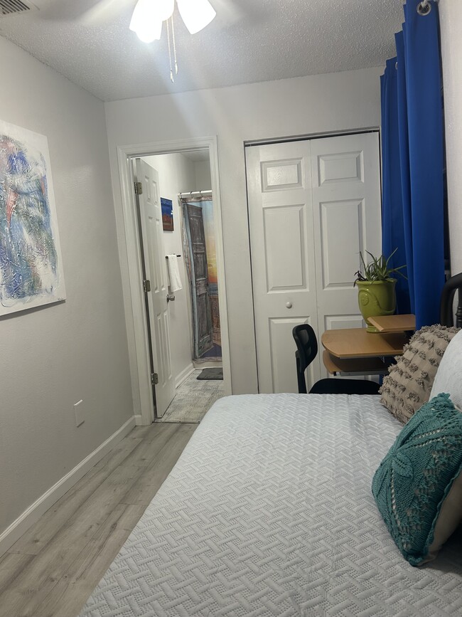 Photo - 914 8th St N Unit studio