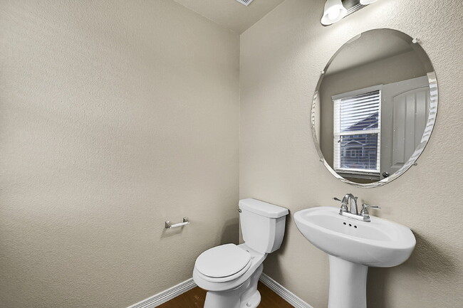 Photo - $2,145.00, 4-bed, 2.5-bath located in Colo... Apartamento