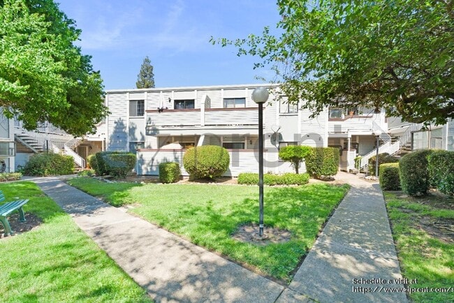 Building Photo - 7417 Auburn Oaks Ct Rental