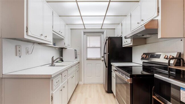 Photo - 1855 Plunkett St Unit 304