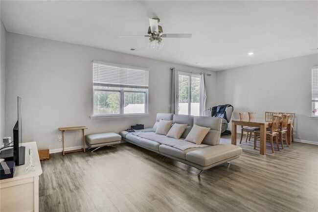 301 Merganser Dr