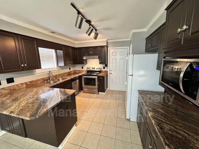 Photo - 432 Madison St