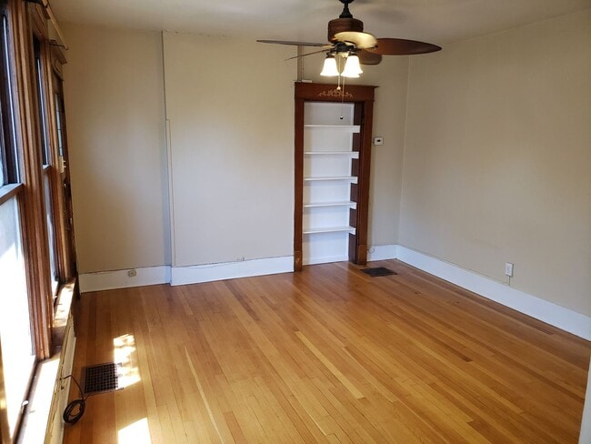 Photo - 1020-1022 S Washington Unit 1022