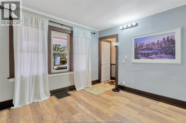 Photo - 739 Josephine Ave