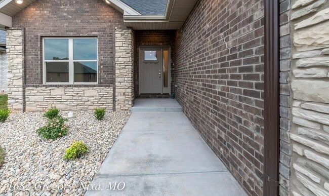 Photo - 1682 N Gregory Dr