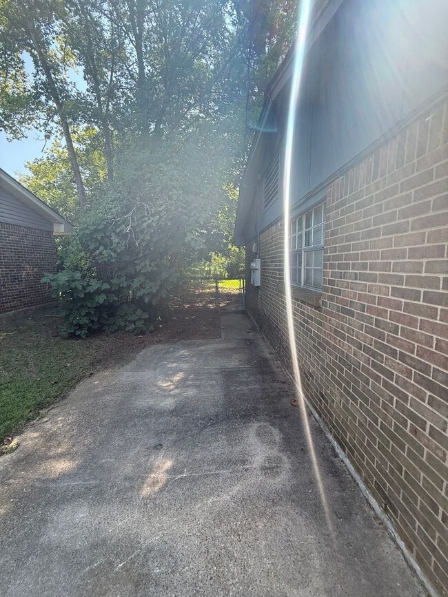 Photo - 5953 Oakleigh Rd