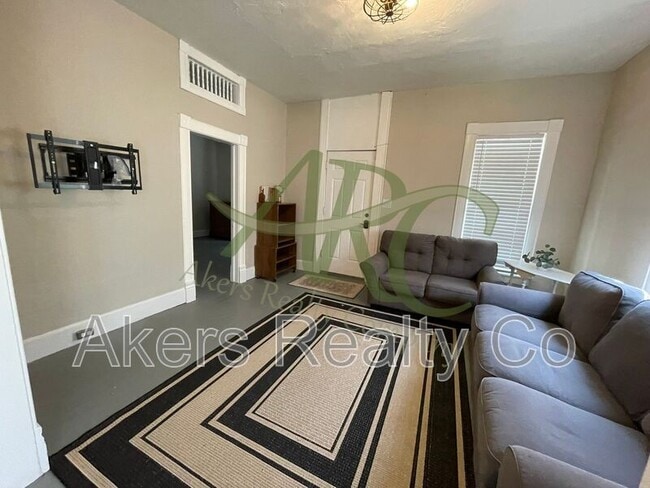 Photo - 1119 West St