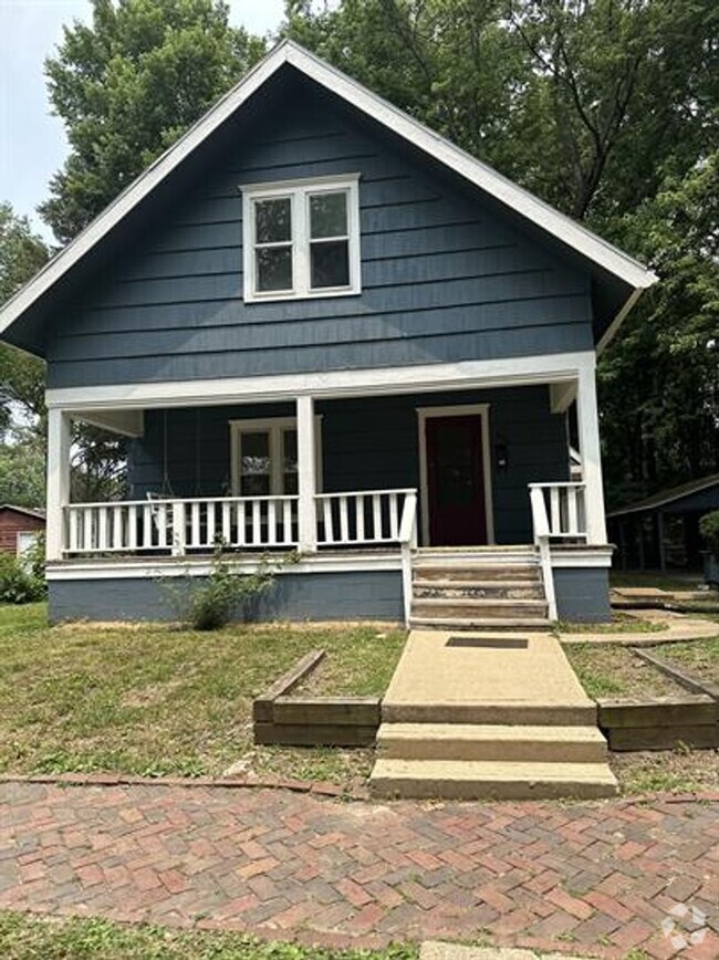 Building Photo - 806 W Stoughton Street Rental