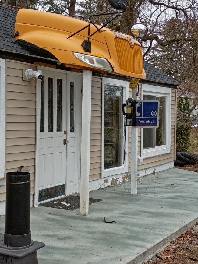 Photo - 1125 Molitor Rd