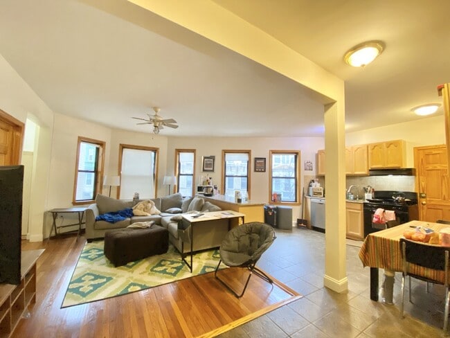 Building Photo - 15 Orkney Rd Unit 2T