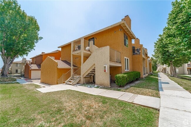 Building Photo - 1025 N Tippecanoe Ave Rental