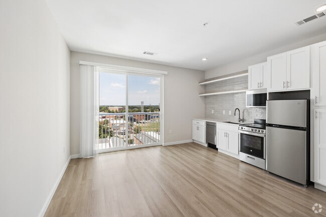 Serene 1BR, 1BA - 568SF - Living Room