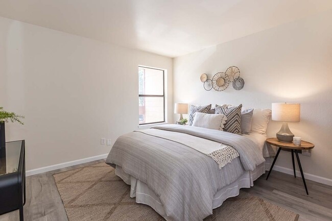 Photo - 680 Chorro St