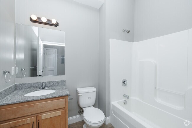 2BR, 2BA - 850SF - Second Bathroom
