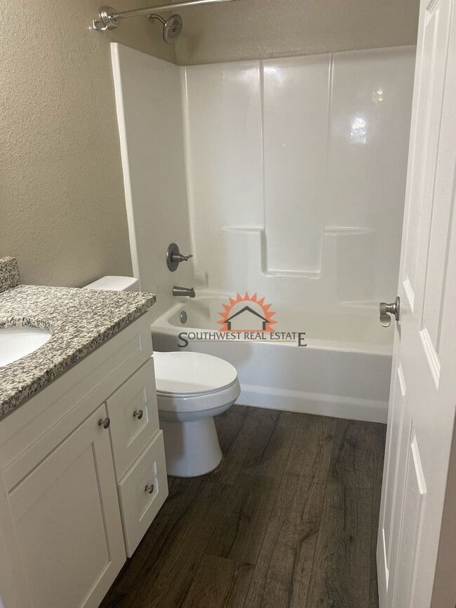 Photo - 1316 Mission Dr Unit B