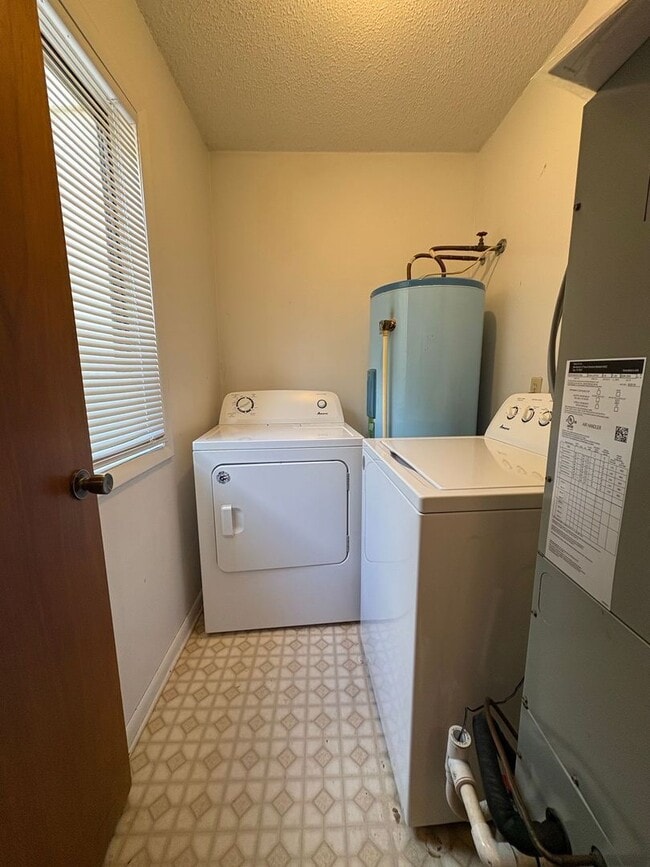 Photo - 214 Candlebrook Dr