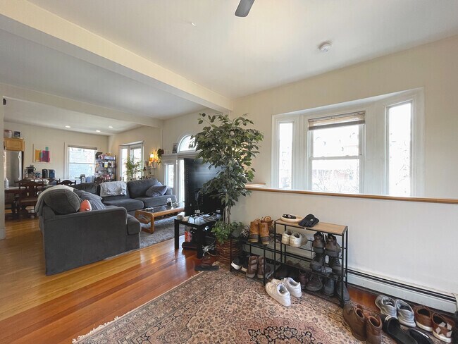 Building Photo - 66 Englewood Ave Unit 2A Rental