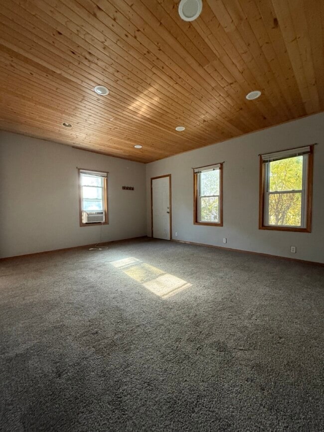 Photo - 320 9th Ave N