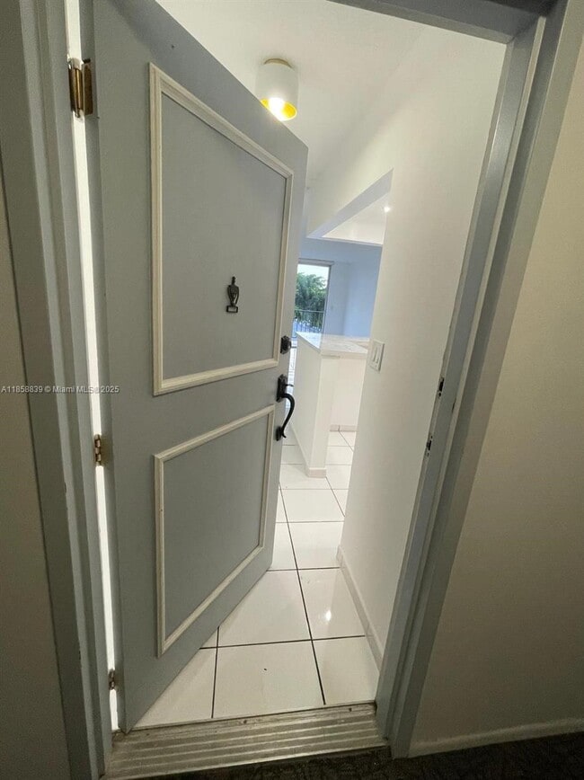 Photo - 1465 NE 123rd St Unit 412