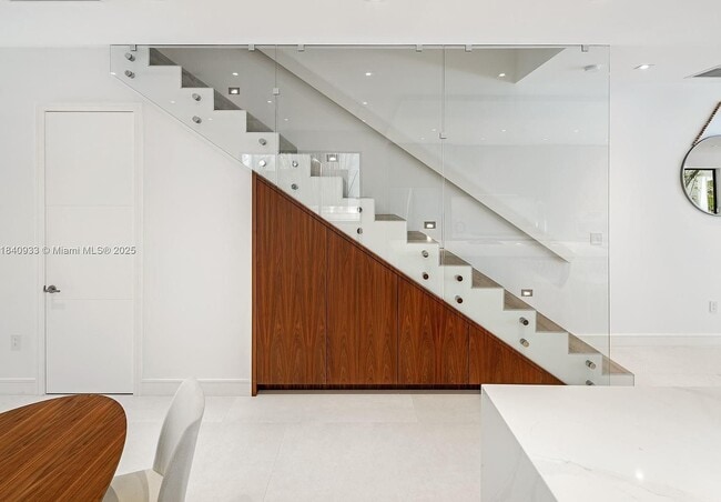 Photo - 2984 Coconut Ave