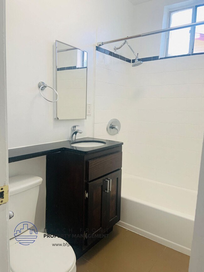 Photo - 637-647 Maltman Ave.