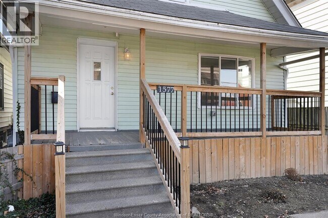 Photo - 1577 Pelissier St