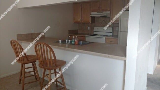 Photo - Beautiful Upstairs Condo, Spacious 2 Bedroom 1.5 Bathroom and 928 Sq Ft. In Nice Community, The P...