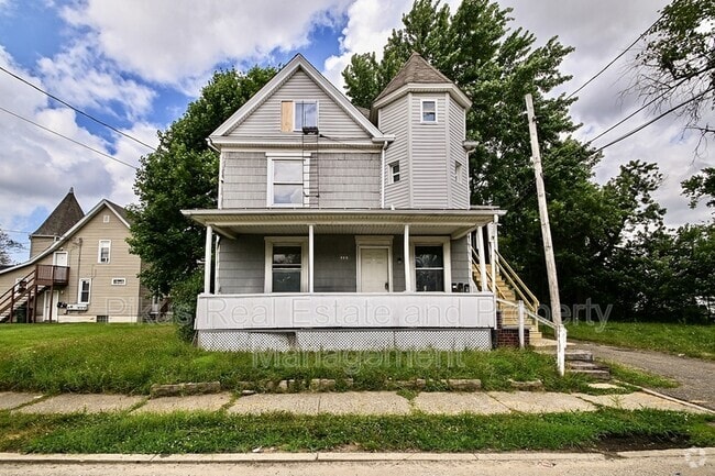 Building Photo - 825 7th St NW Rental