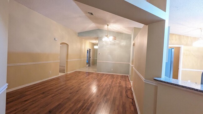 Photo - 2097 Deercroft Dr