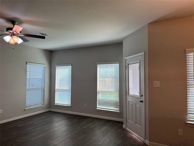 Photo - 149 Camelot Pl Ct