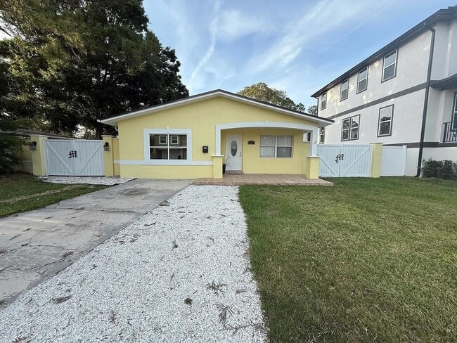 Building Photo - 201 48th Ave N